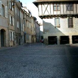 Place Mercadieu à Saint-Céré